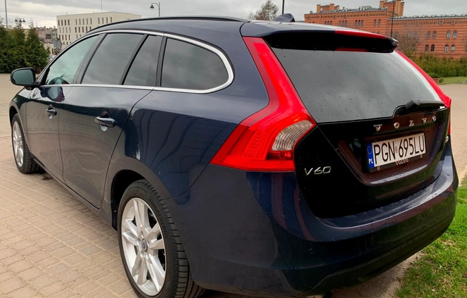 Volvo V60 cena 37999 przebieg: 215000, rok produkcji 2013 z Gniezno małe 781